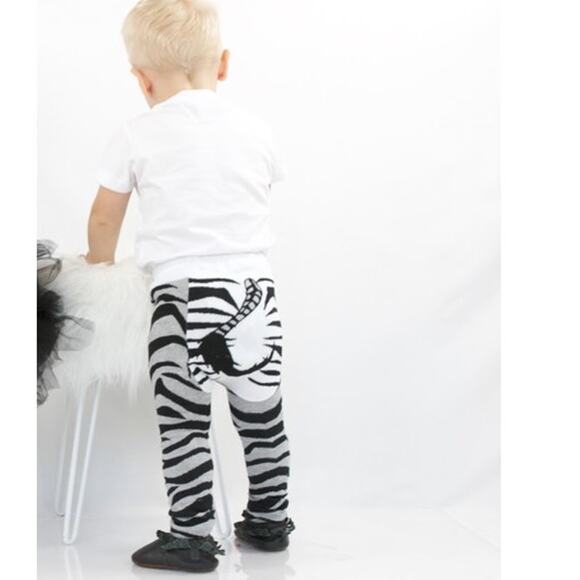 Doodle Pants NWOT Zebra Black & White Zebra Print w/ Tail  Legging Small 3-12mo - Picture 2 of 5